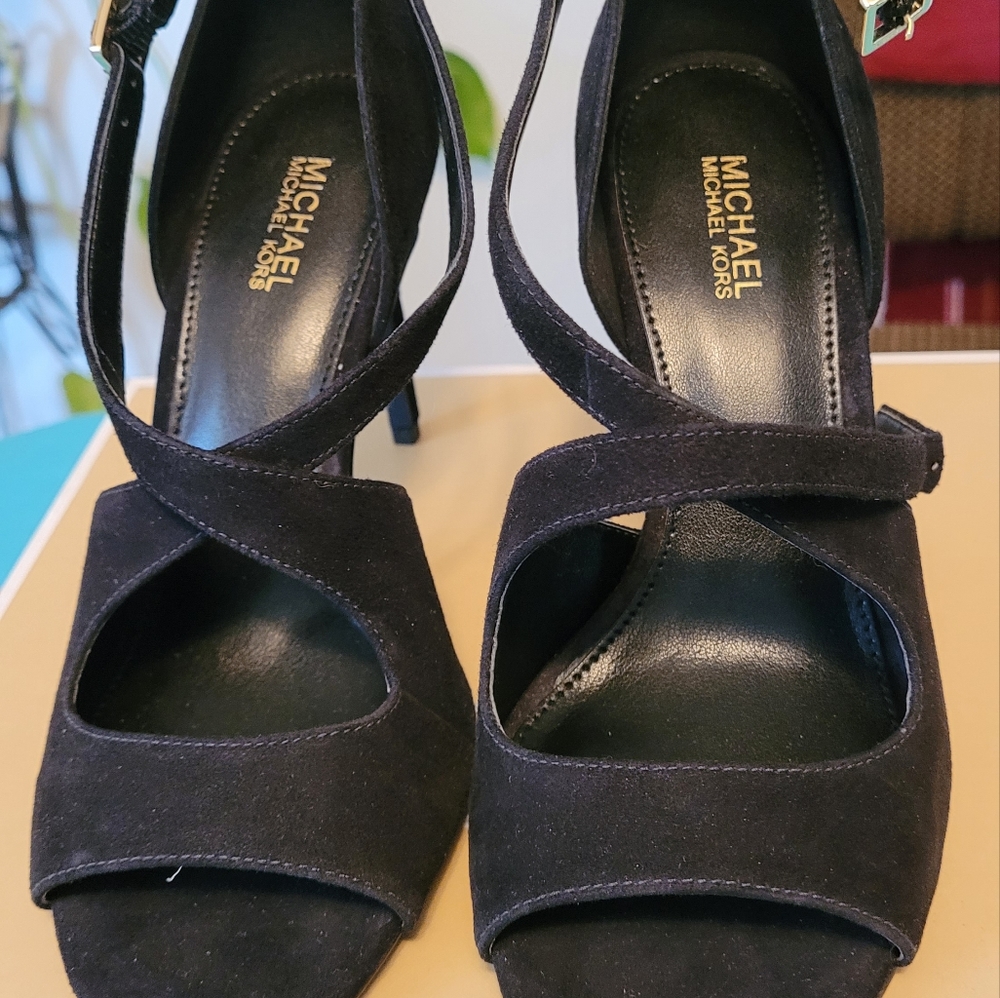 Michael Kors black suede sandals. - Picture 2 of 5